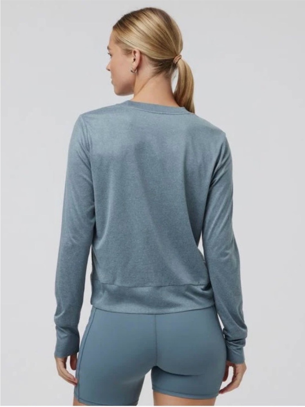 ⭐️Vuori Daydream Heather Blue Crewneck Long Sleeve Top XL⭐️ - Picture 2 of 7